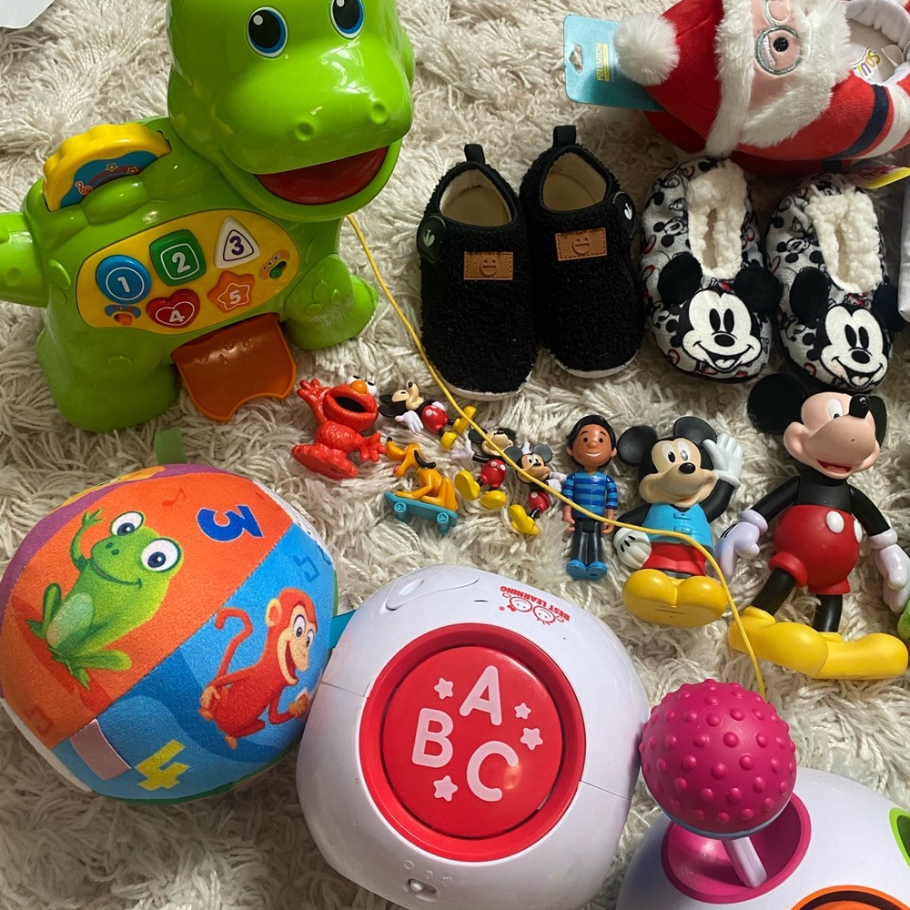 Toy bundle - Picture 2 of 4